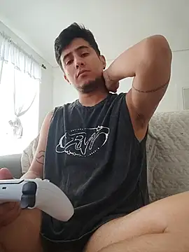 Snapshot of GamerQuinn chatting on 10.10.25 GamerQuinn online show from 10.10.25