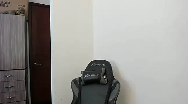 Snapshot of twink_latino5 chatting on 02.04.25 twink latino5 online show from 02.04.25