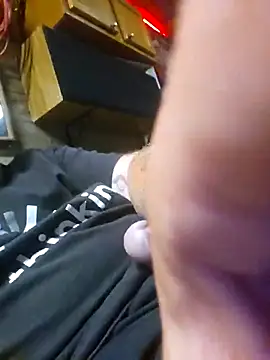 Snapshot of tileguyyy chatting on 09.13.25 tileguyyy online show from 09.13.25