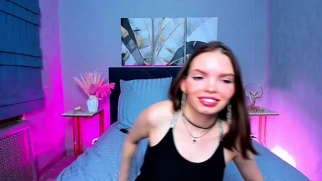 Snapshot of Curvy_Dynamite_ chatting on 02.26.25 Curvy Dynamite online show from 02.26.25