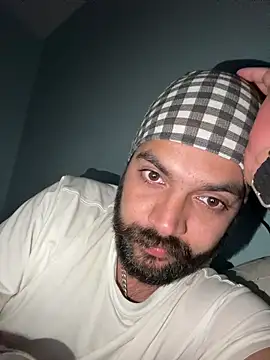 Arsh Loves Luv online show from 12.18.25