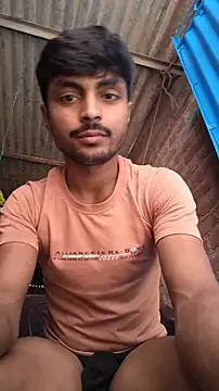Snapshot of Suraj223kumar chatting on 11.19.25 Suraj223kumar online show from 11.19.25