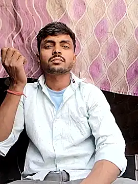 Snapshot of Suraj223kumar chatting on 03.03.26 Suraj223kumar online show from 03.03.26