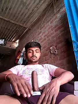 Snapshot of Suraj223kumar chatting on 03.08.26 Suraj223kumar online show from 03.08.26