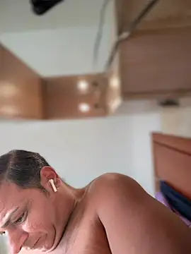 SecretlyDD online show from 02.17.26