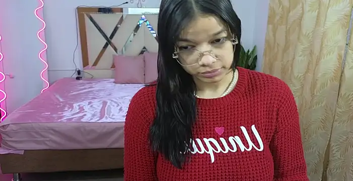 Snapshot of Emilly_tay chatting on 02.22.25 Emilly tay online show from 02.22.25