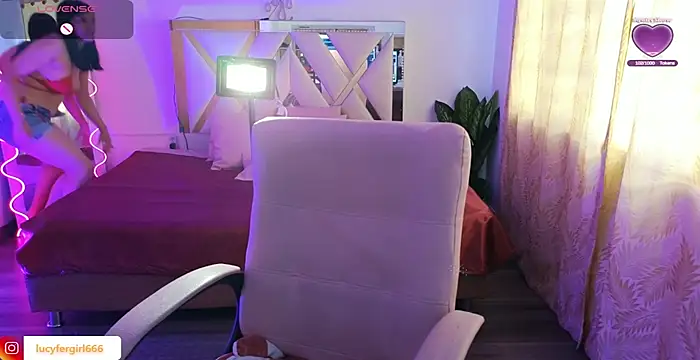 Snapshot of Emilly_tay chatting on 02.24.25 Emilly tay online show from 02.24.25