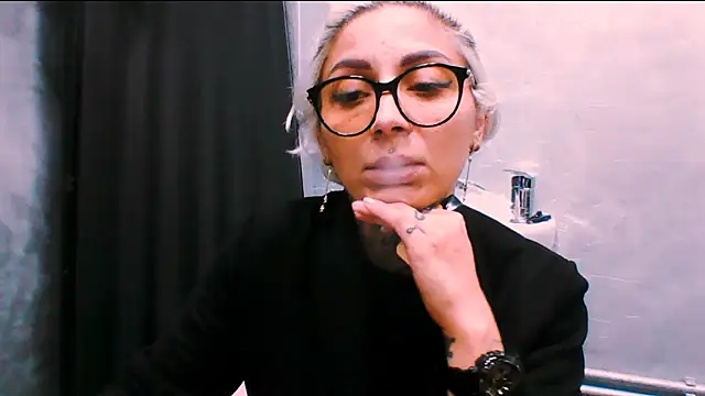 Lucky Deniz online show from 11.20.25