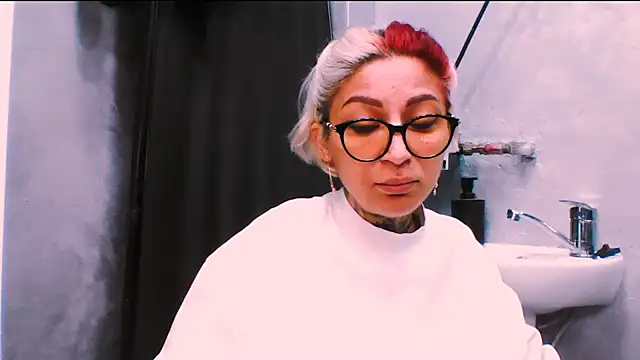 Lucky Deniz online show from 11.23.25