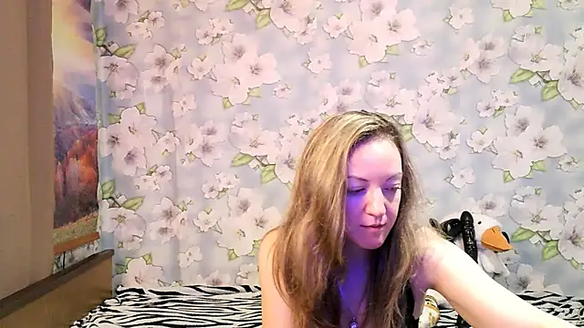 KattyLuuu online show from 09.11.25