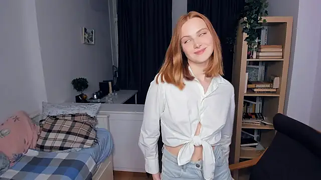 Snapshot of HarrmonSarah chatting on 12.21.24 HarrmonSarah online show from 12.21.24