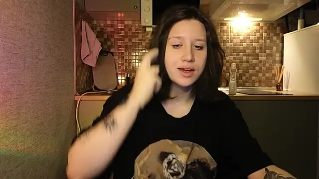 Snapshot of whatamarrie chatting on 01.29.25 whatamarrie online show from 01.29.25