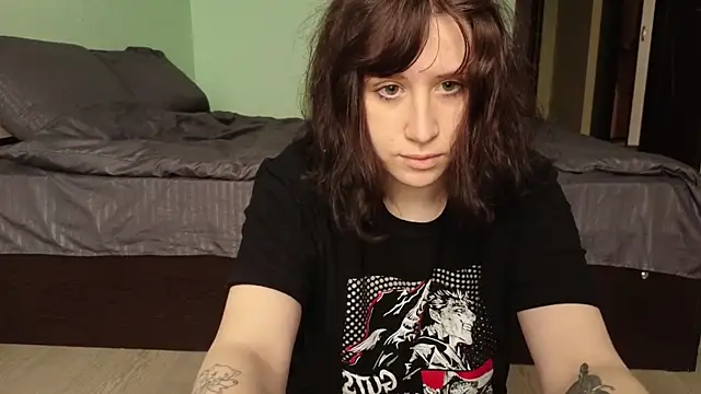 Snapshot of whatamarrie chatting on 02.11.25 whatamarrie online show from 02.11.25