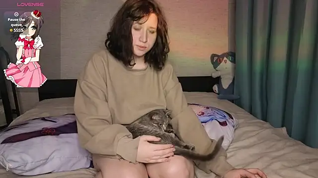 Snapshot of whatamarrie chatting on 02.13.25 whatamarrie online show from 02.13.25