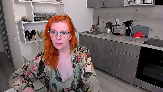 Snapshot of Fire-Fox-One chatting on 05.09.26 Fire-Fox-One online show from 05.09.26
