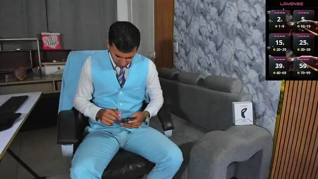 Hideintheoffice online show from 02.02.26