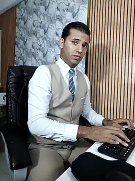 Hideintheoffice online show from 03.18.26