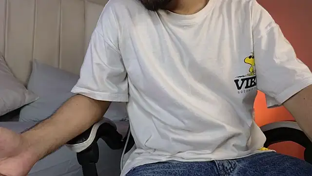 Snapshot of Samir_bear chatting on 04.13.26 Samir bear online show from 04.13.26