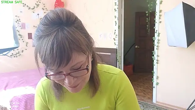 Snapshot of Miss_Moren chatting on 06.27.26 Miss Moren online show from 06.27.26