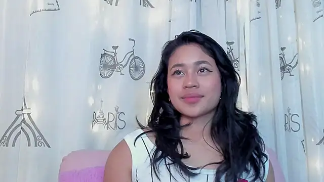 Snapshot of selena_bi chatting on 12.20.24 selena bi online show from 12.20.24