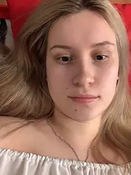 Snapshot of Sweet_white_chocolate chatting on 01.06.25 Sweet white chocolate online show from 01.06.25