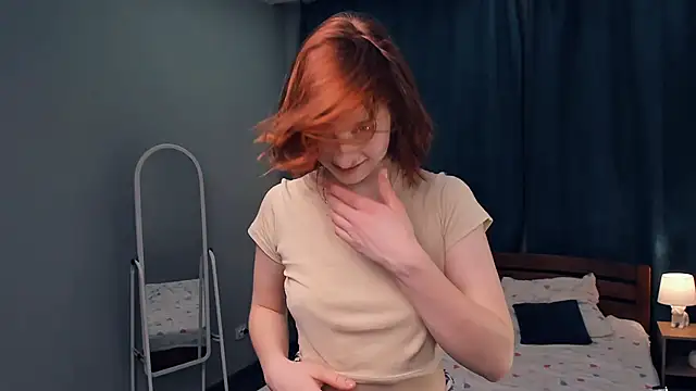 Snapshot of QuennaFell chatting on 12.25.24 QuennaFell online show from 12.25.24