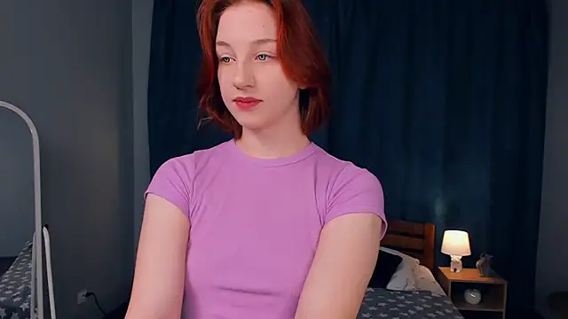 Snapshot of QuennaFell chatting on 01.10.25 QuennaFell online show from 01.10.25