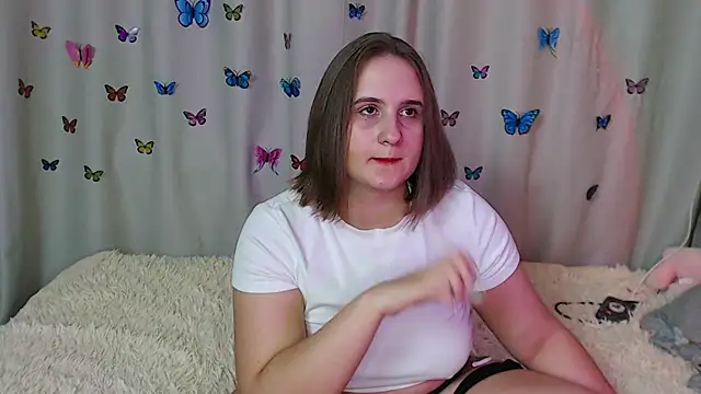 Snapshot of Phantommira chatting on 01.07.25 Phantommira online show from 01.07.25