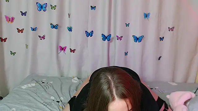 Snapshot of Phantommira chatting on 01.09.25 Phantommira online show from 01.09.25