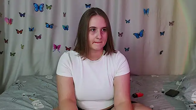 Snapshot of Phantommira chatting on 01.11.25 Phantommira online show from 01.11.25