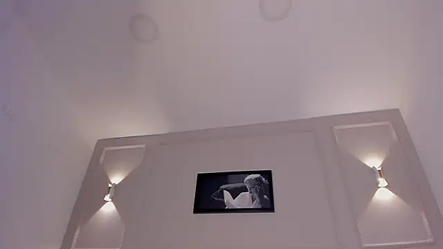 Snapshot of anniemartinezz chatting on 02.12.25 anniemartinezz online show from 02.12.25