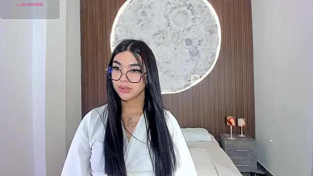 RoseCassie online show from 04.18.26