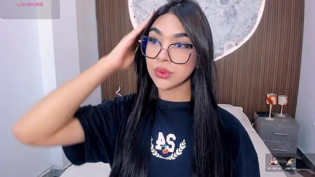 RoseCassie online show from 04.22.26