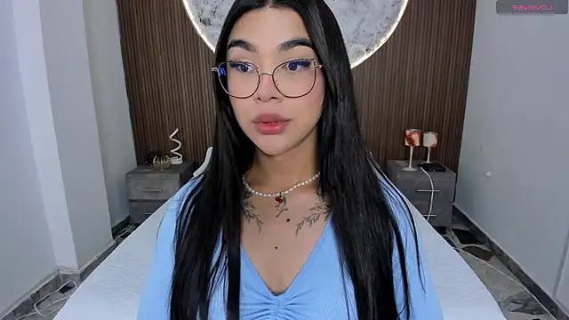 RoseCassie online show from 05.18.26