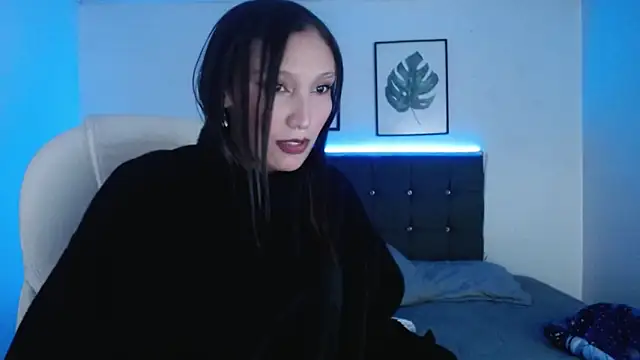 Snapshot of mia_collens chatting on 09.19.25 mia collens online show from 09.19.25