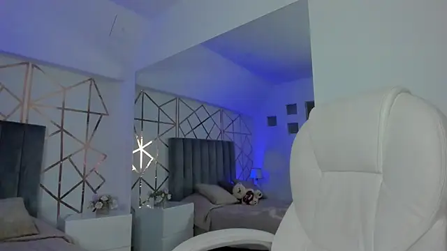 Snapshot of Dominick_jones chatting on 01.10.25 Dominick jones online show from 01.10.25