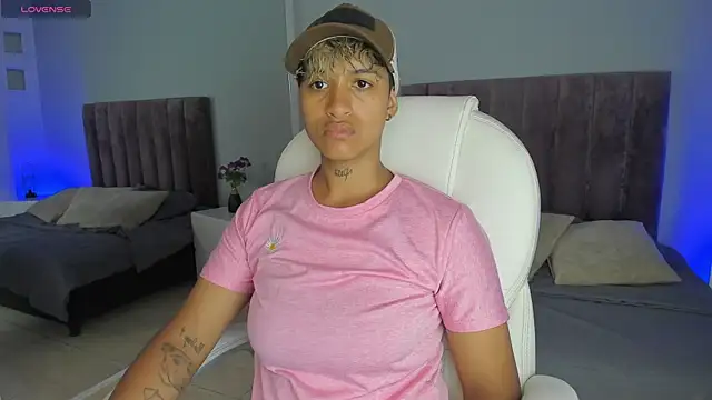 Snapshot of Dominick_jones chatting on 01.22.25 Dominick jones online show from 01.22.25