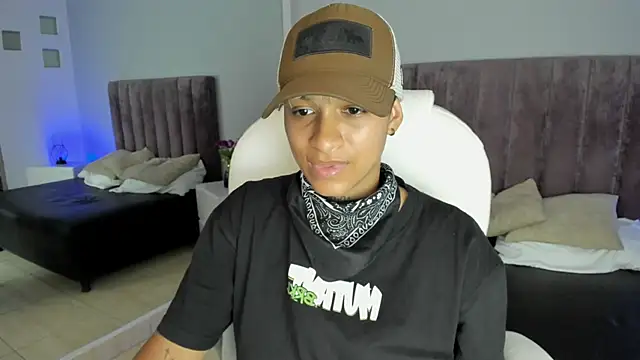 Snapshot of Dominick_jones chatting on 01.29.25 Dominick jones online show from 01.29.25