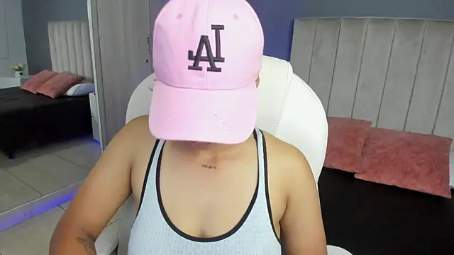 Snapshot of Dominick_jones chatting on 01.31.25 Dominick jones online show from 01.31.25