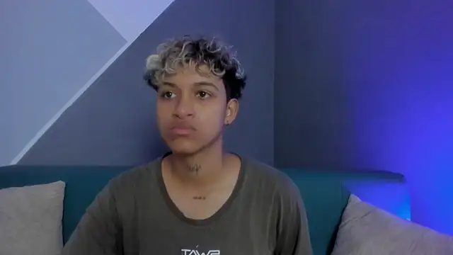 Snapshot of Dominick_jones chatting on 02.28.25 Dominick jones online show from 02.28.25