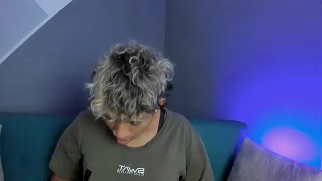 Snapshot of Dominick_jones chatting on 02.28.25 Dominick jones online show from 02.28.25