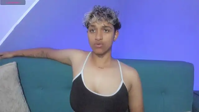 Snapshot of Dominick_jones chatting on 03.01.25 Dominick jones online show from 03.01.25