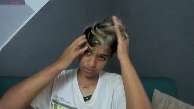 Snapshot of Dominick_jones chatting on 03.03.25 Dominick jones online show from 03.03.25