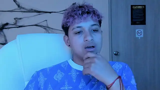 Snapshot of Dominick_jones chatting on 10.09.25 Dominick jones online show from 10.09.25