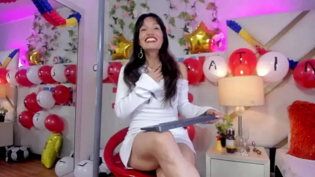 Snapshot of AmyRox_ chatting on 07.17.26 AmyRox online show from 07.17.26