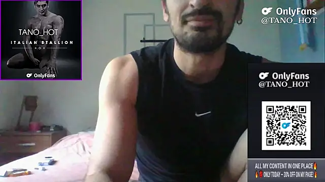 Snapshot of italianbighorse22 chatting on 10.15.25 italianbighorse22 online show from 10.15.25