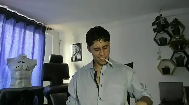 Snapshot of Antonello_Vannucci chatting on 03.14.25 Antonello Vannucci online show from 03.14.25