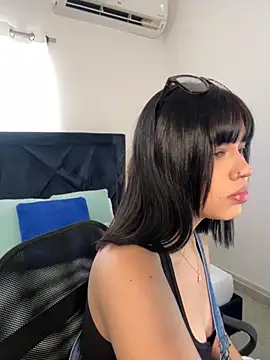 Lily Woodz online show from 03.10.26