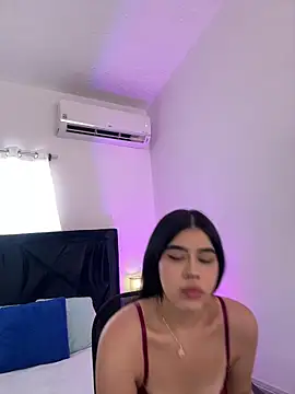 Snapshot of Lily_Woodz chatting on 04.21.26 Lily Woodz online show from 04.21.26