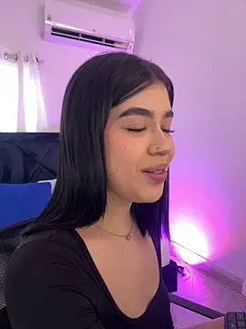 Snapshot of Lily_Woodz chatting on 05.14.26 Lily Woodz online show from 05.14.26